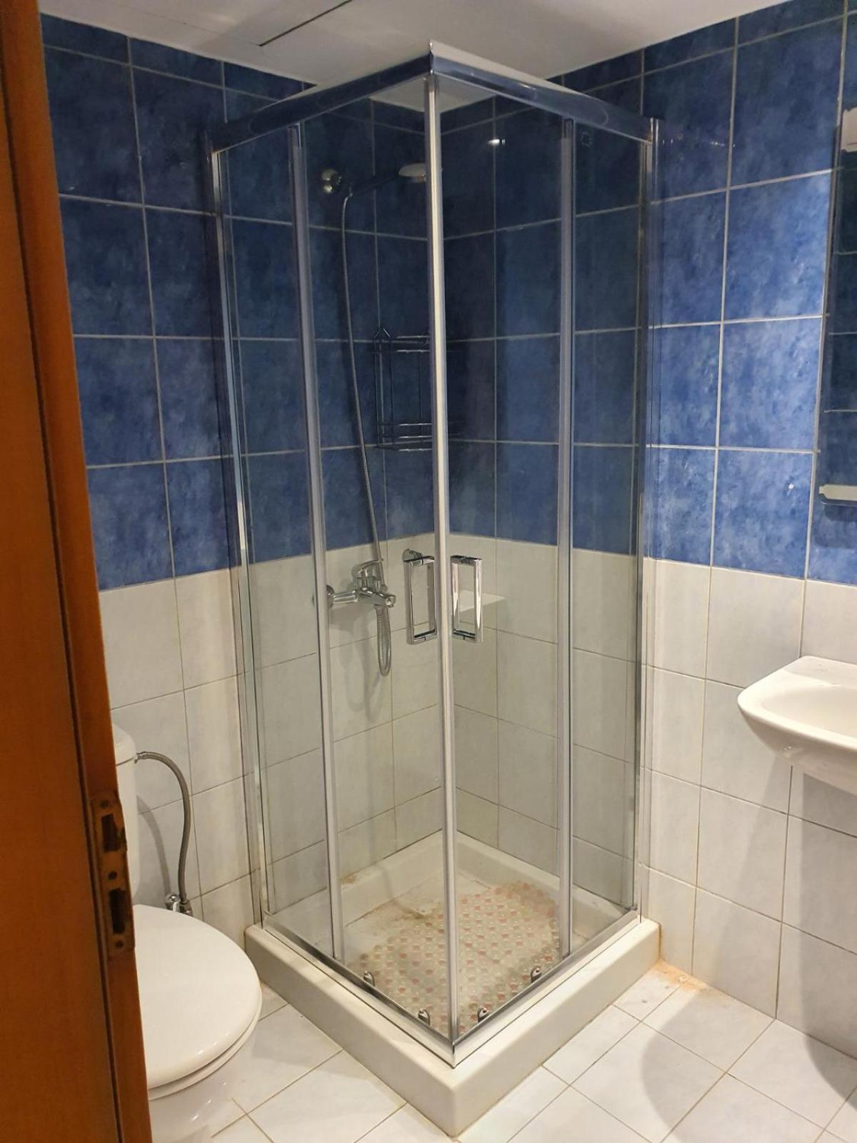 Quiet With Easy Access To Attractions. Rhodes City