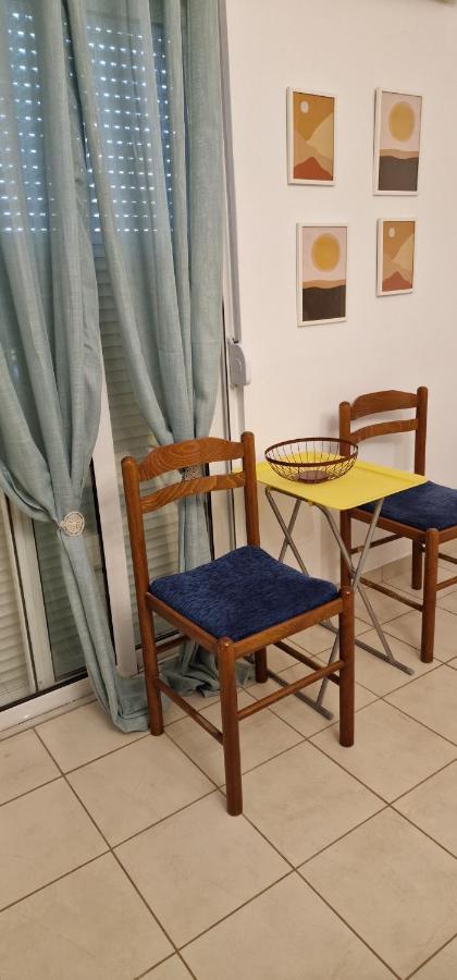 Quiet With Easy Access To Attractions. Rhodes City