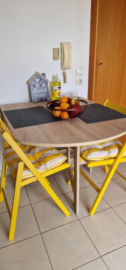 Quiet With Easy Access To Attractions. Rhodes City